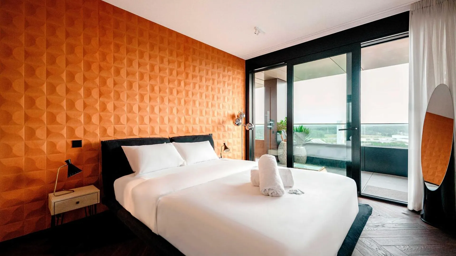 Sky21 Lux Stay With Pool, Gym, Spa & City Views 卢森堡