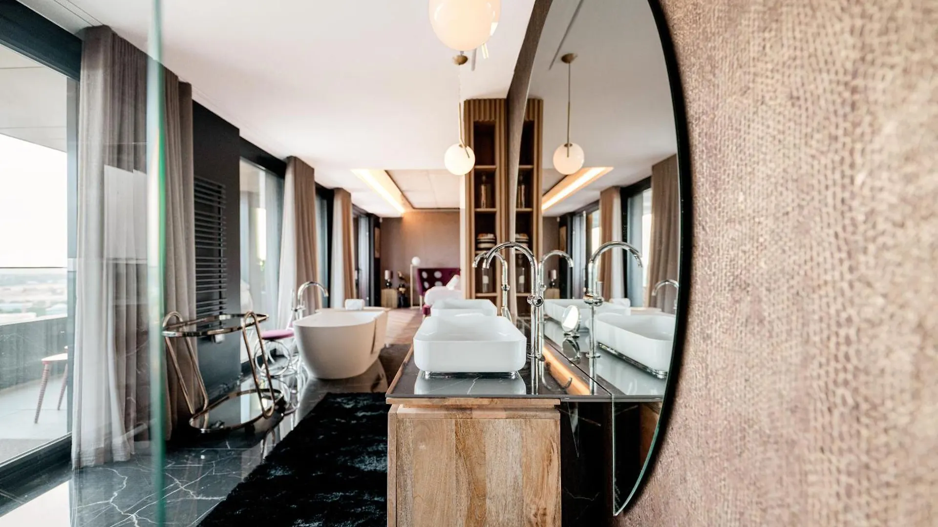 公寓 Sky21 Lux Stay With Pool, Gym, Spa & City Views 卢森堡 卢森堡