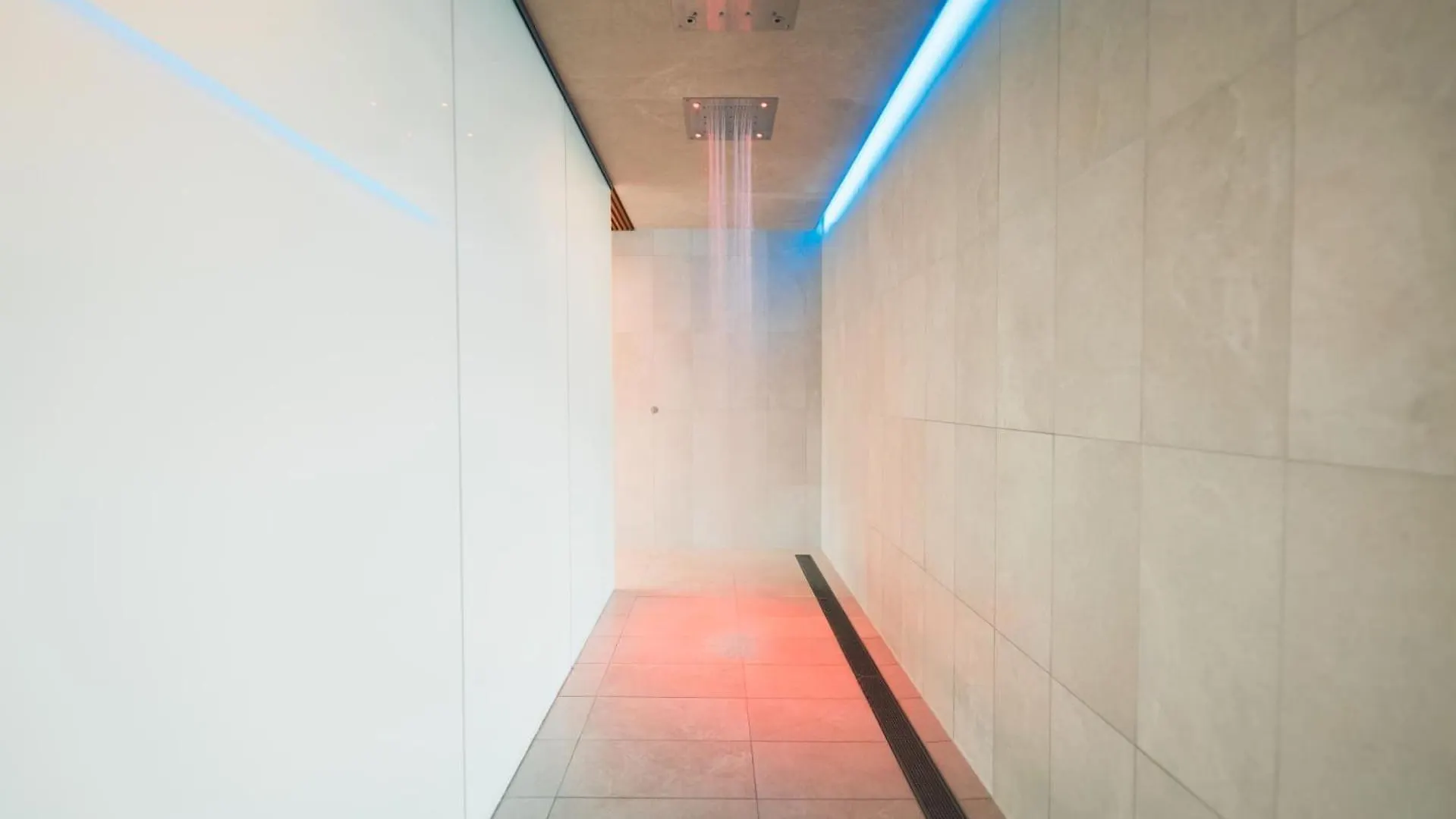 Sky21 Lux Stay With Pool, Gym, Spa & City Views 卢森堡 公寓