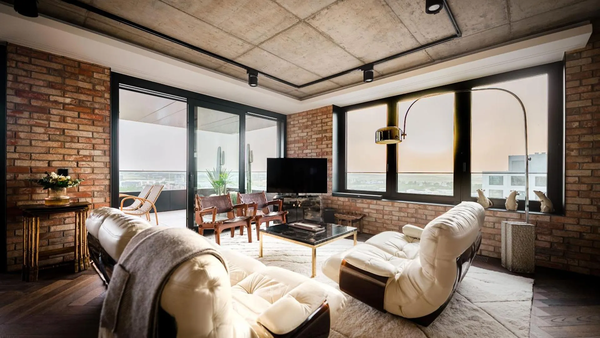 Sky21 Lux Stay With Pool, Gym, Spa & City Views 卢森堡