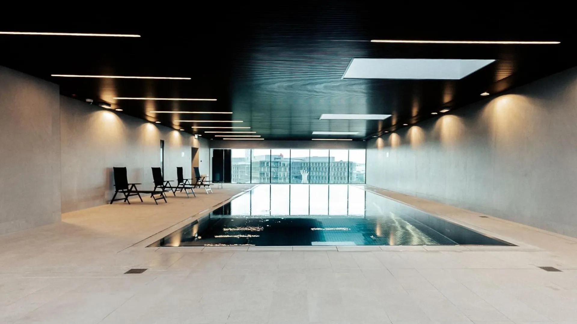 Sky21 Lux Stay With Pool, Gym, Spa & City Views 卢森堡 公寓